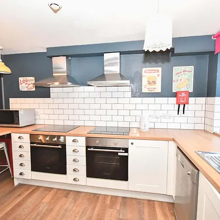 4 Private In Shared With Kitchen Leeds (West Yorkshire)