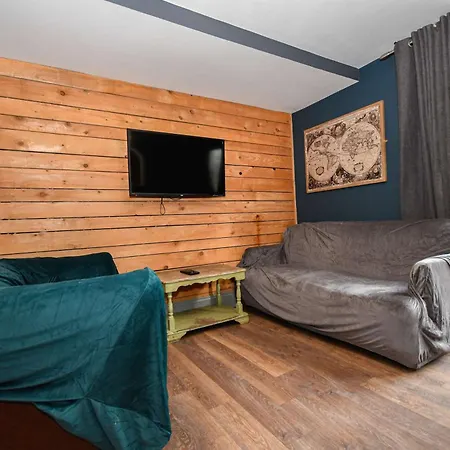 Апартаменти Convenient Budget 4bed Shared Kitchen *