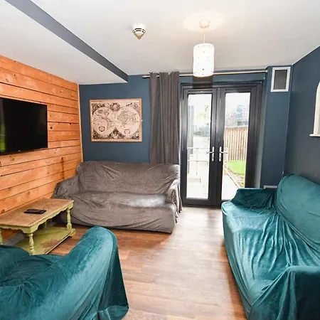 Convenient Budget 4bed Shared Kitchen Appartement