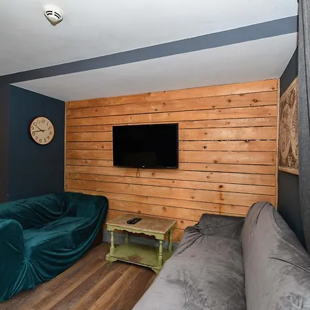 Convenient Budget 4bed Shared Kitchen Appartement