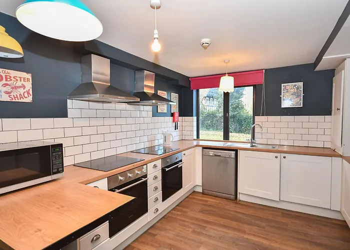 Convenient Budget 4bed Shared Kitchen Leeds (West Yorkshire)